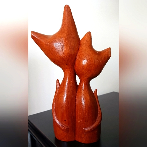 Handcrafted Solid Teakwood Cat & Kitten, made in Thailand, 9.5" tall x 5.5 x 1.5 - Picture 4 of 6